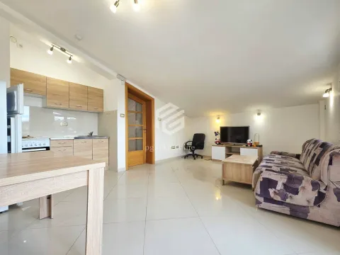 Prodaja, dvosoban stan, 56m², Dalmatinska ulica, Podgorica - image 2