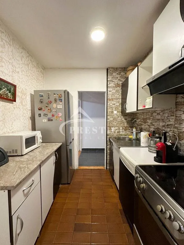 Prodaja, jednosoban stan, 80m², Blok 5, Podgorica
