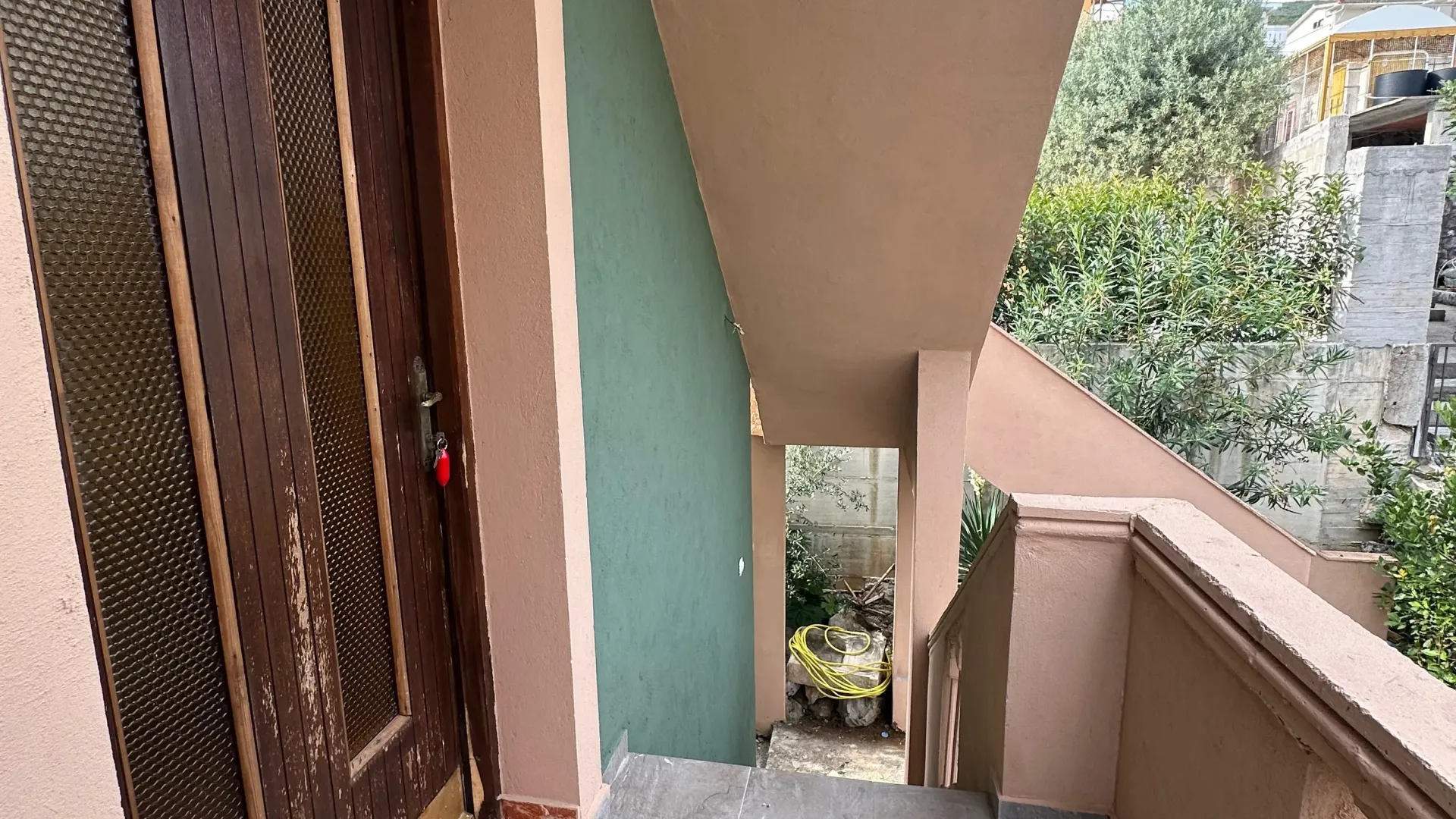 Izdavanje, kuća, 180m², Krašići, Tivat