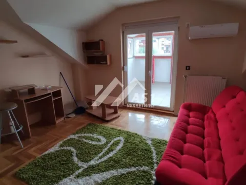 Izdavanje, četvorosoban stan, 110m², Železnička Stanica, Novi Sad Sve Podlokacije - image 2