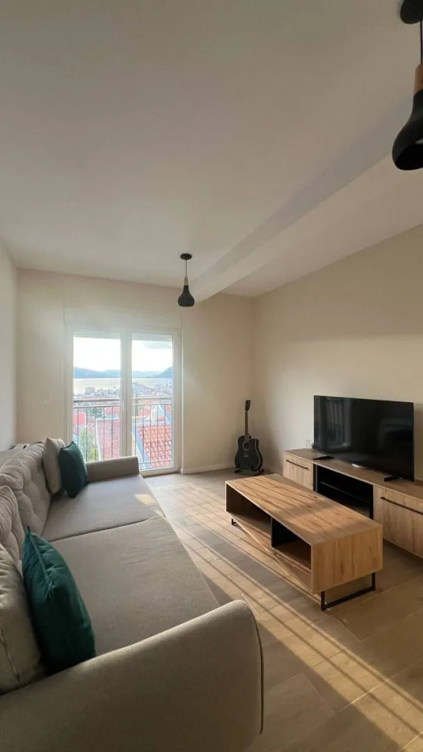 Rent, one bedroom apartment, 55m², Kalimanj, Tivat