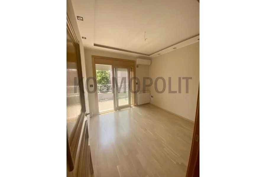 Prodaja, četvorosoban stan, 145m², Centar, Pančevo