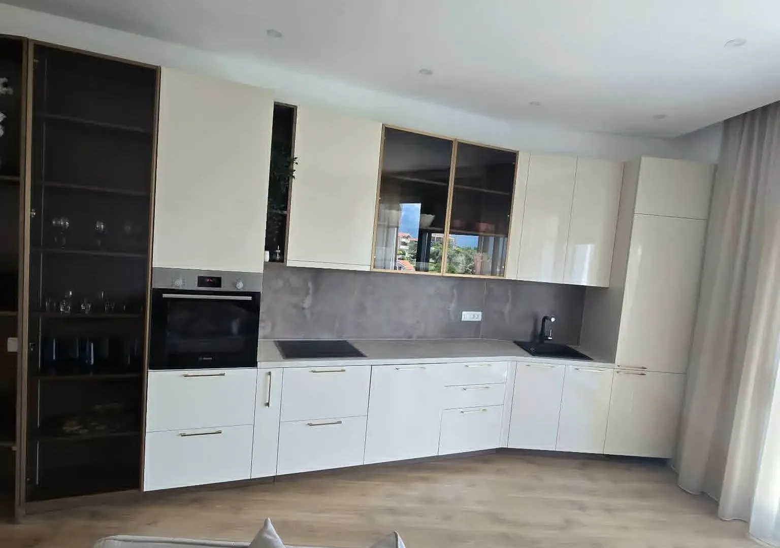 Prodaja, dvosoban stan, 76m², Kava, Tivat