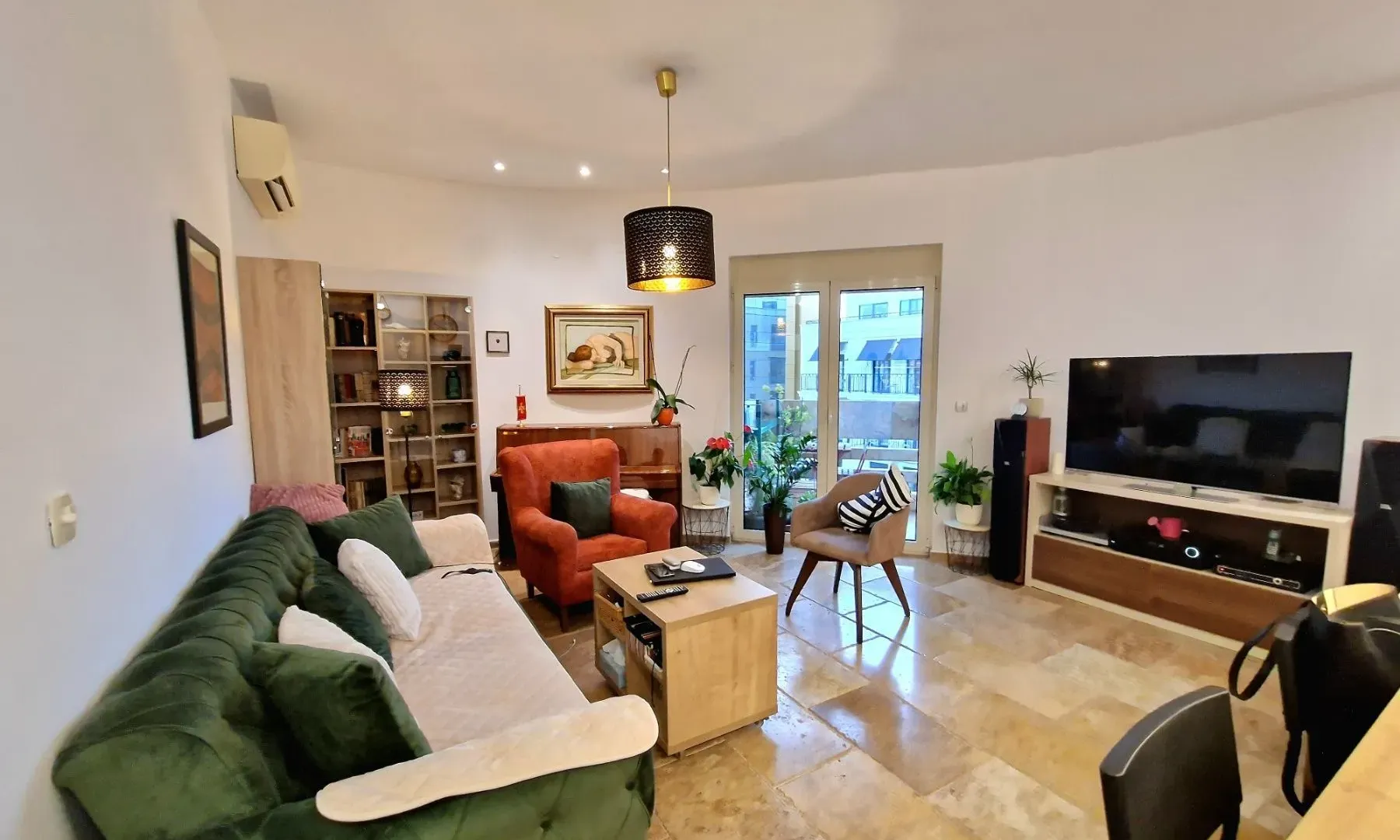 Izdavanje, dvosoban stan, 85m², Budva, Crna Gora