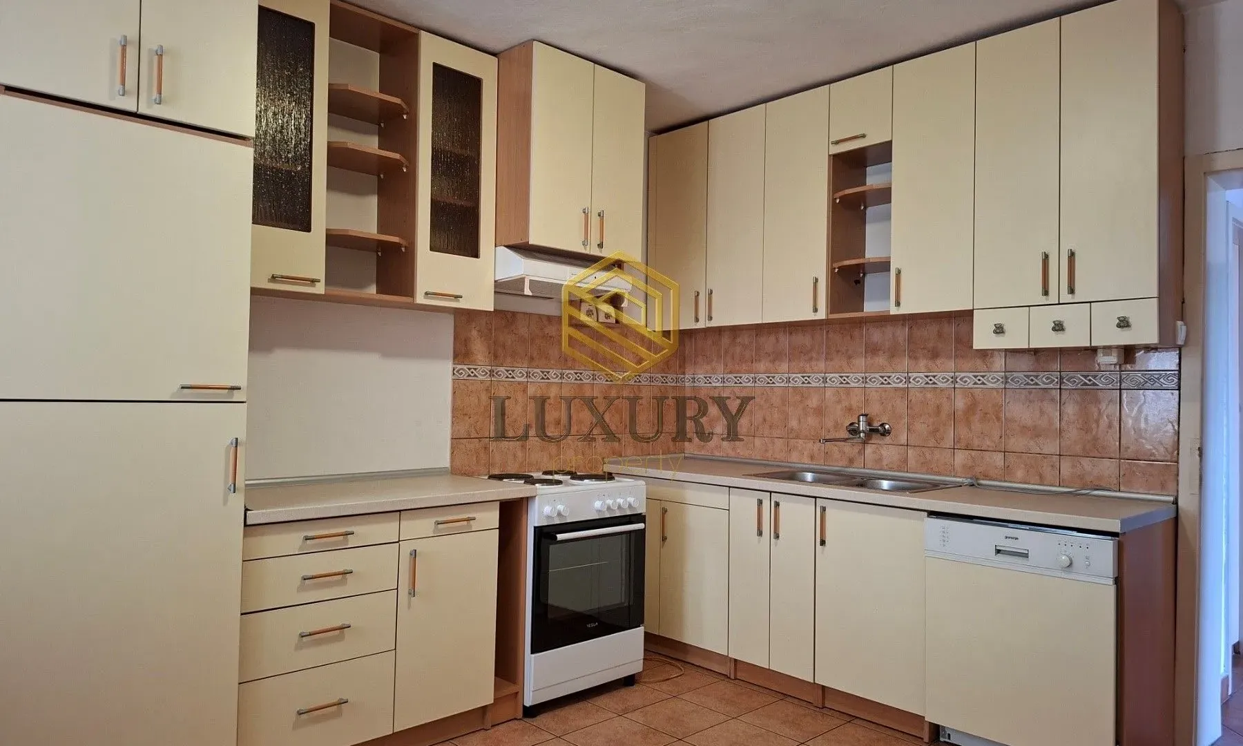 Rent, two bedroom apartment, 92m², Tološi, Podgorica