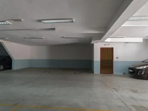 Izdavanje, dvosoban stan, 50m², Centar, Budva - image 10