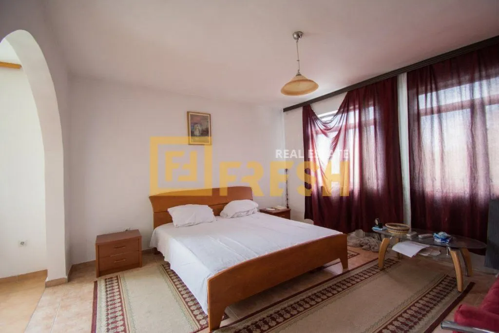 Sale, house, 600m², Ostalo, Podgorica