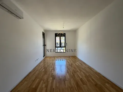 Prodaja, jednosoban stan, 45m², Tološi, Podgorica - image 7
