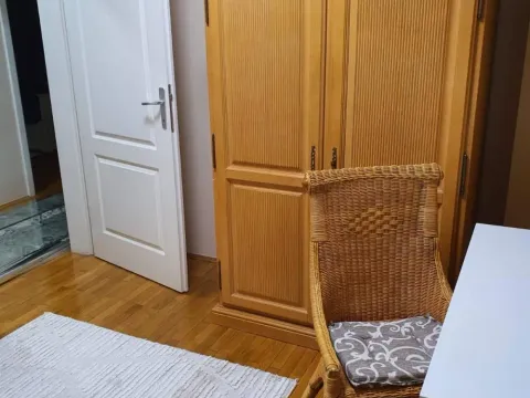 Izdavanje, četvorosoban stan, 130m², Voždovac Sve Podlokacije, Beograd - image 15