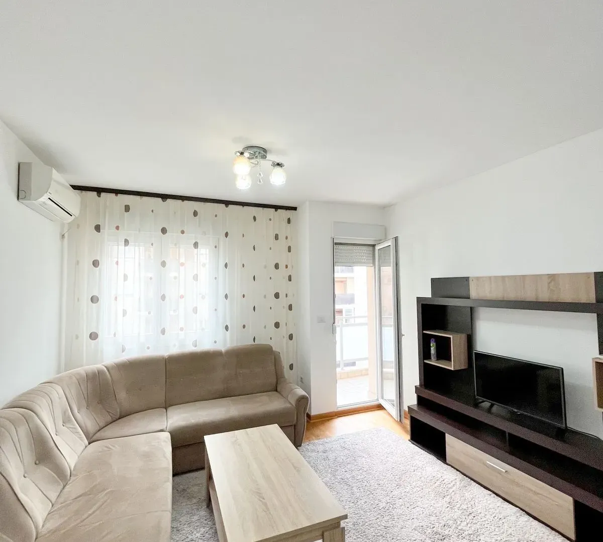 Izdavanje, jednosoban stan, 47m², City Kvart, Podgorica