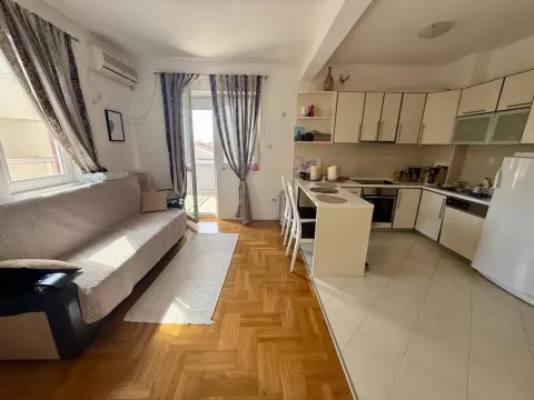 Sale, one bedroom apartment, 47m², Petrovac, Budva - image 4