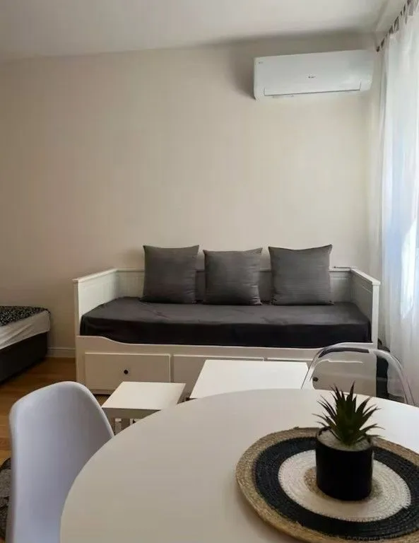 Prodaja, jednosoban stan, 33m², Central Point, Podgorica