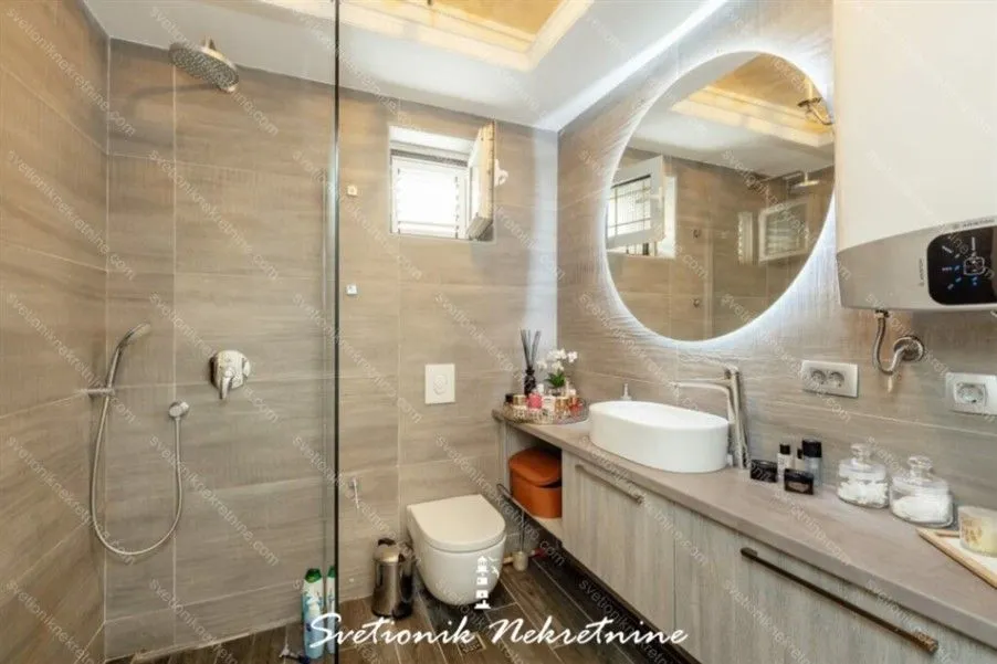 Prodaja, dvosoban stan, 180m², Savina, Herceg Novi