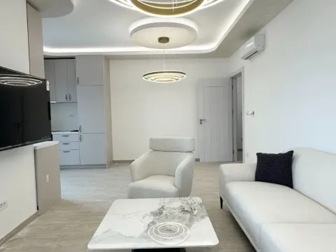 Prodaja, dvosoban stan, 74m², Bečići, Budva - image 1