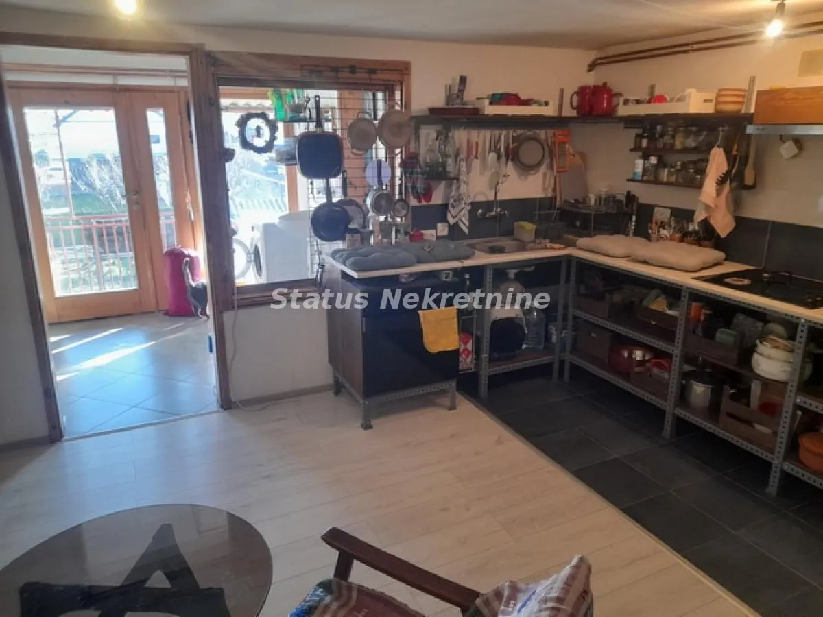 Prodaja, kuća, 157m², Futog, Novi Sad Sve Podlokacije