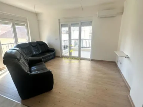 Prodaja, jednosoban stan, 53m², Stari Aerodrom, Podgorica - image 1