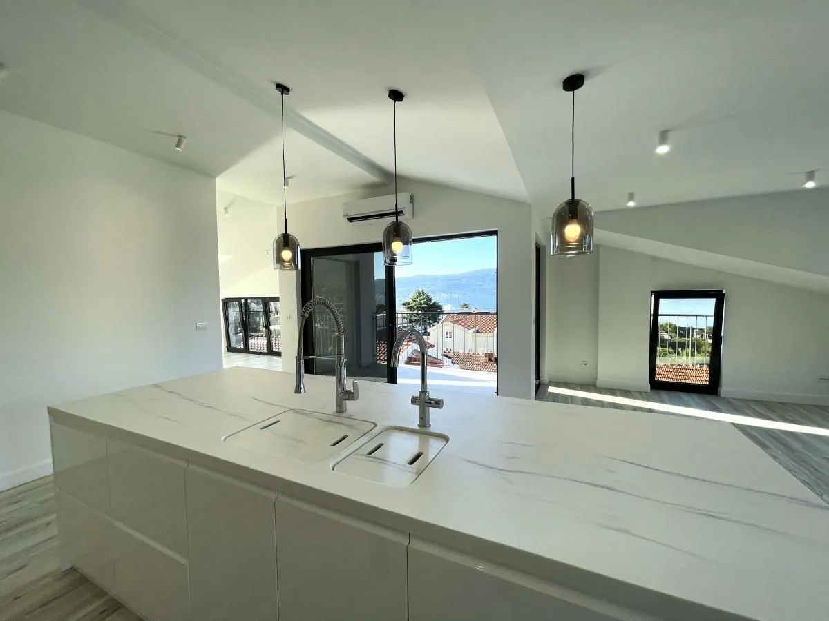Sale, two bedroom apartment, 125m², Tivat, Crna Gora