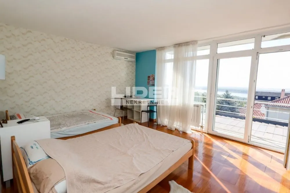 Sale, house, 544m², Višnjička Banja, Palilula Sve Podlokacije