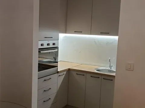 Rent, one bedroom apartment, 47m², Blok 6, Podgorica - image 5