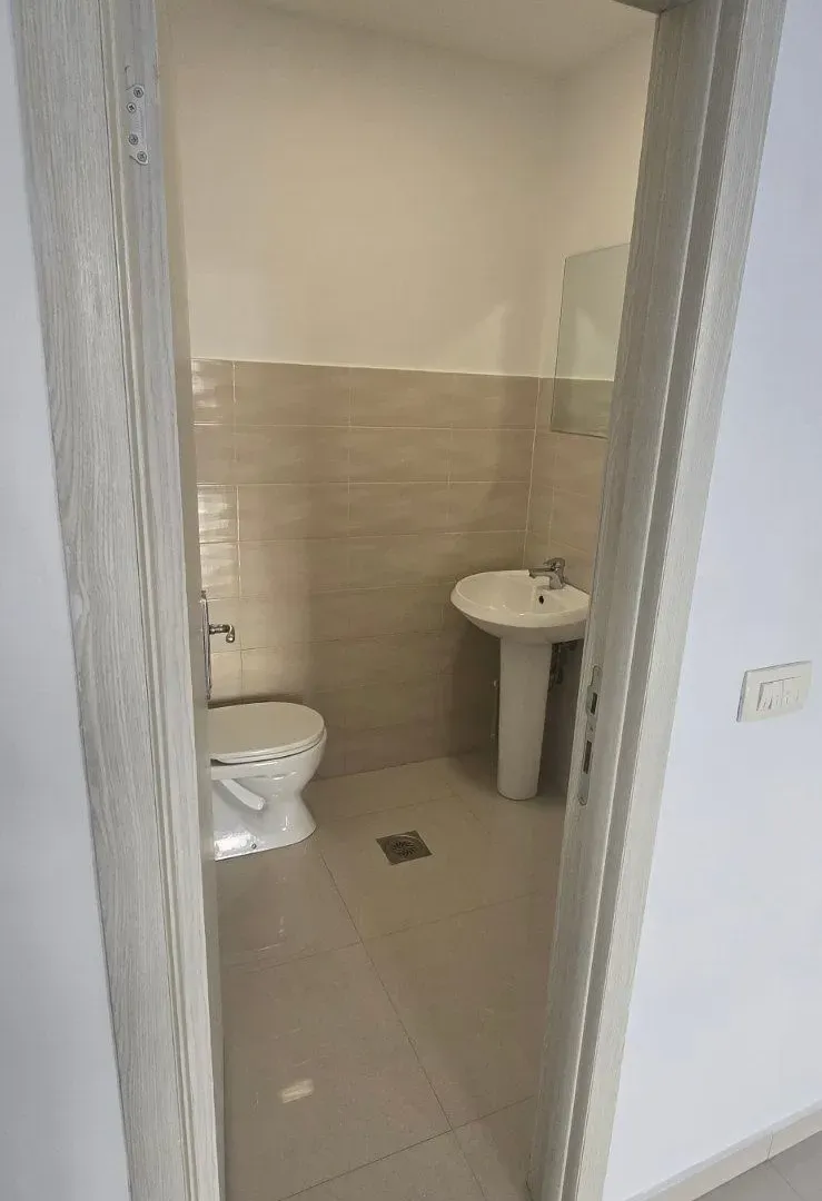 Izdavanje, poslovni prostor, 30m², Stari Aerodrom, Podgorica