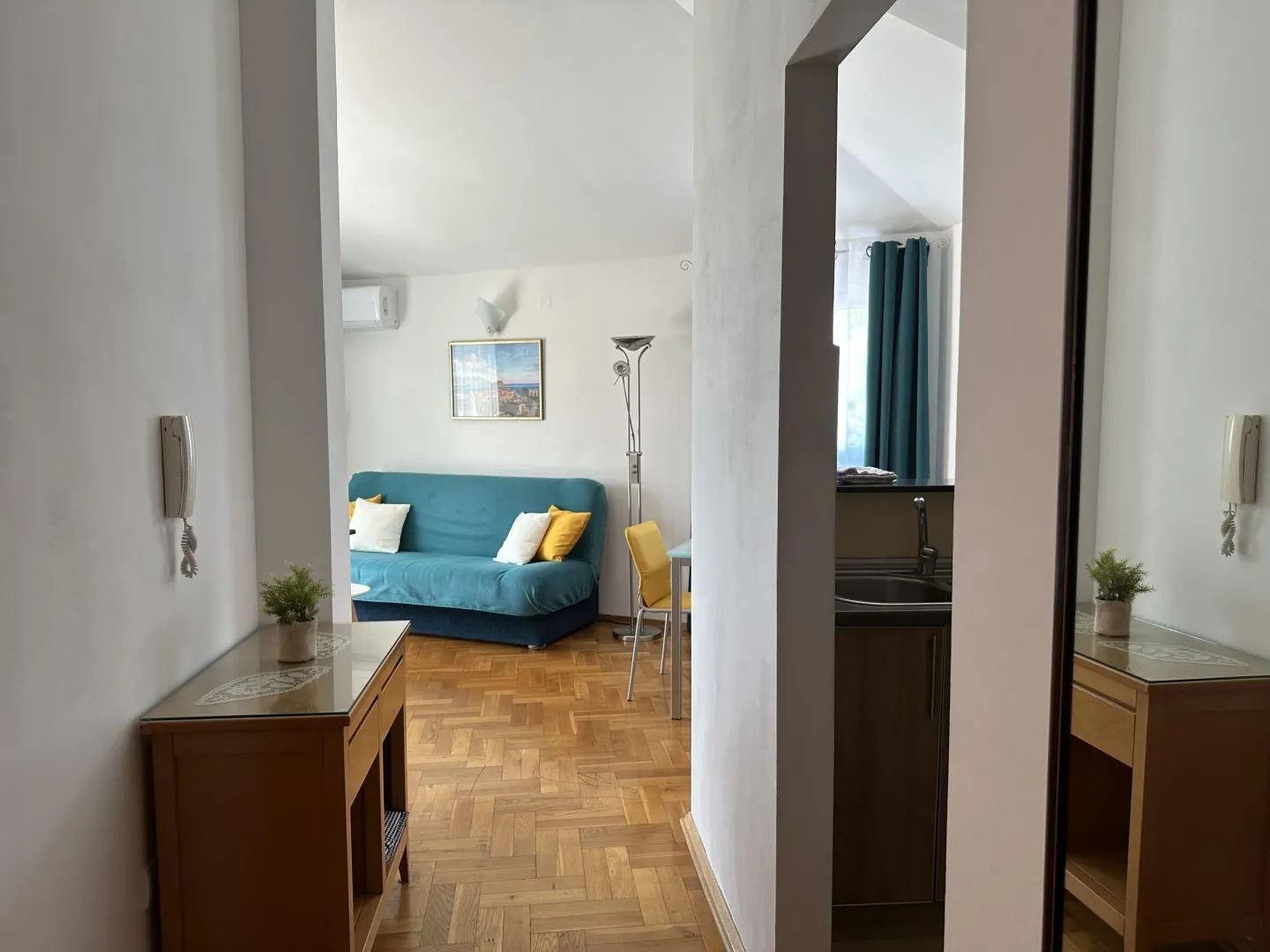 Izdavanje, dvosoban stan, 47m², Bečići, Budva