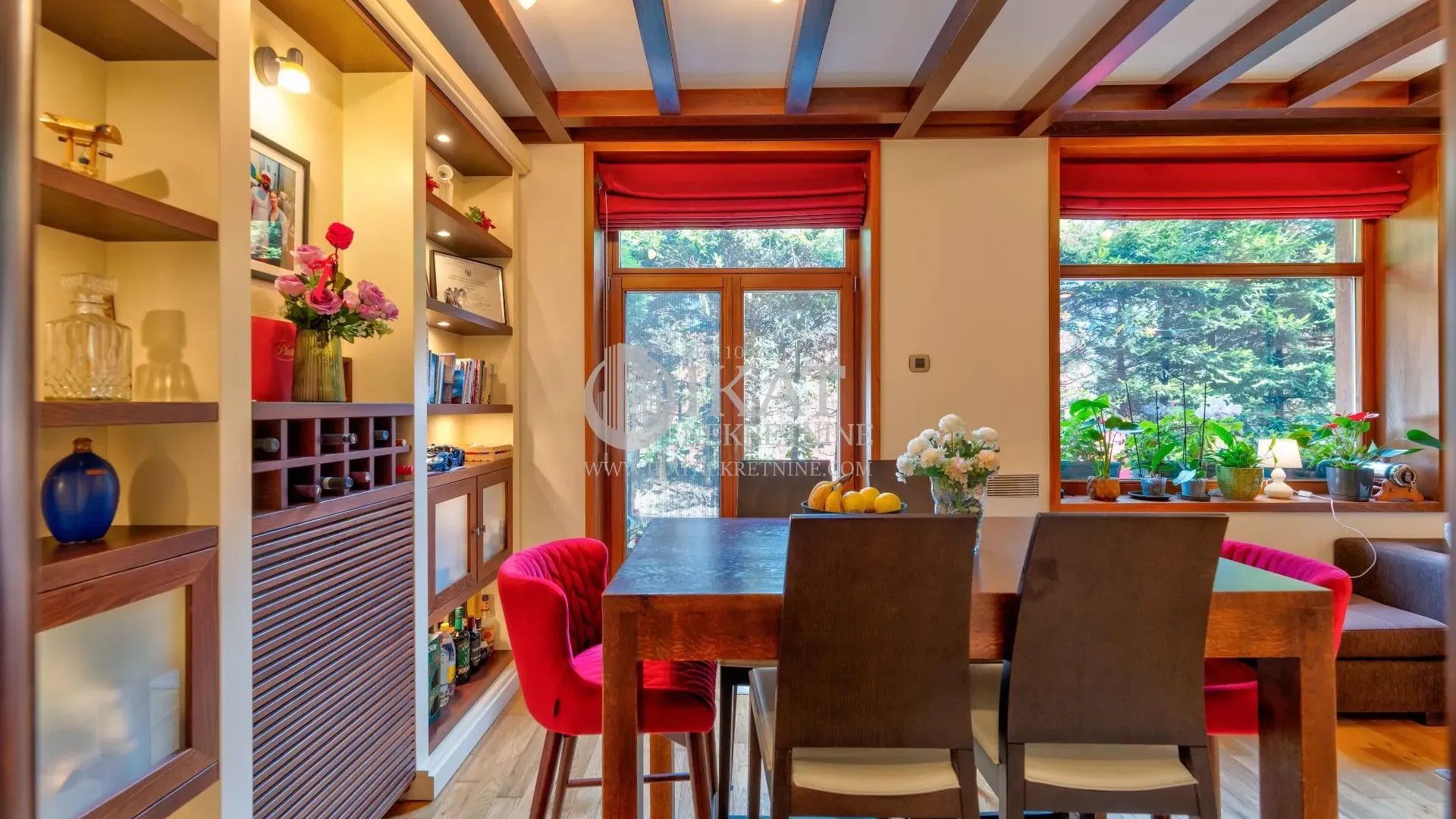 Prodaja, četvorosoban stan, 90m², 25. Maj, Zlatibor