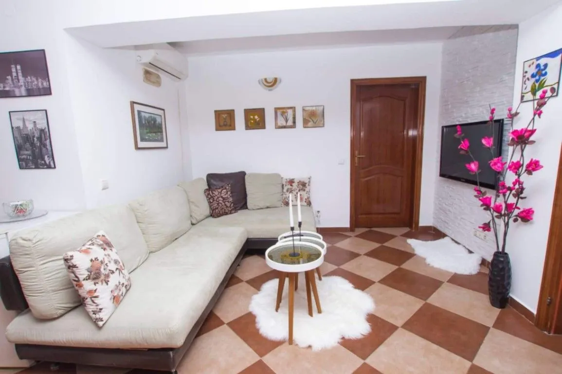 Prodaja, dvosoban stan, 60m², Centar, Bar