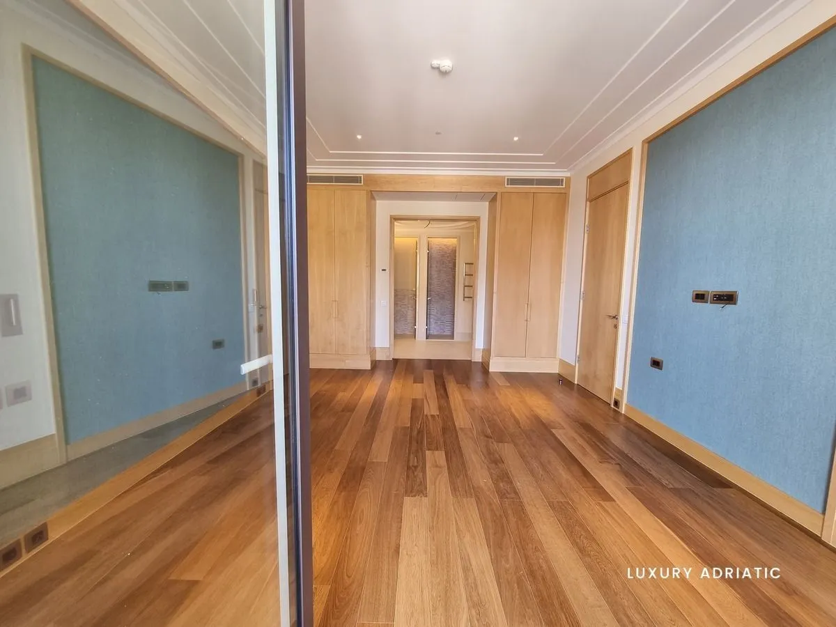 Sale, two bedroom apartment, 187m², Tivat, Crna Gora