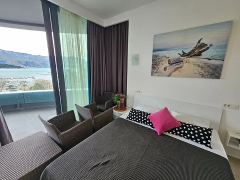 Rent, one bedroom apartment, 57m², Budva, Crna Gora - image 7