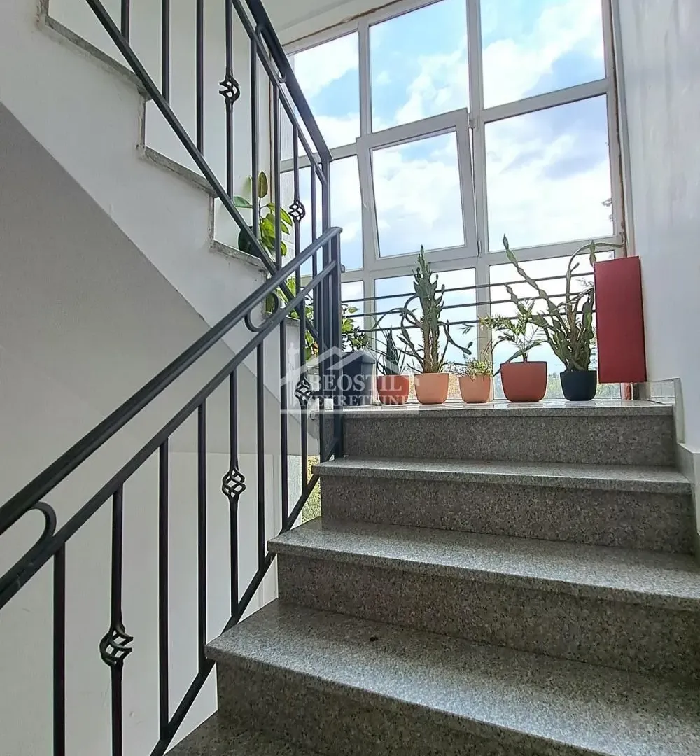 Sale, three bedroom apartment, 60m², Zvezdarska Šuma, Zvezdara Sve Podlokacije