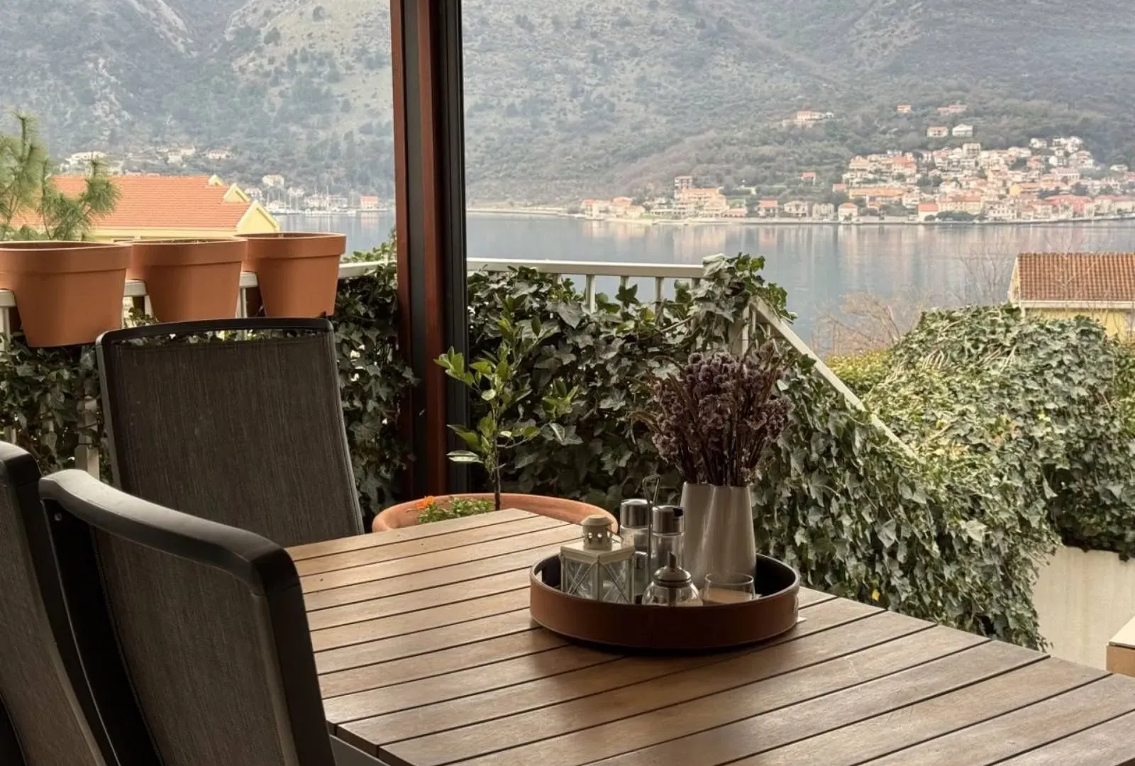 Sale, two bedroom apartment, 74m², Dobrota, Kotor