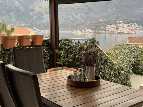 Sale, two bedroom apartment, 74m², Dobrota, Kotor - image 1