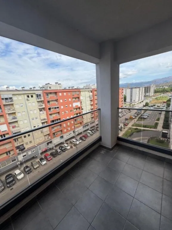 Izdavanje, dvosoban stan, 69m², Master Kvart, Podgorica