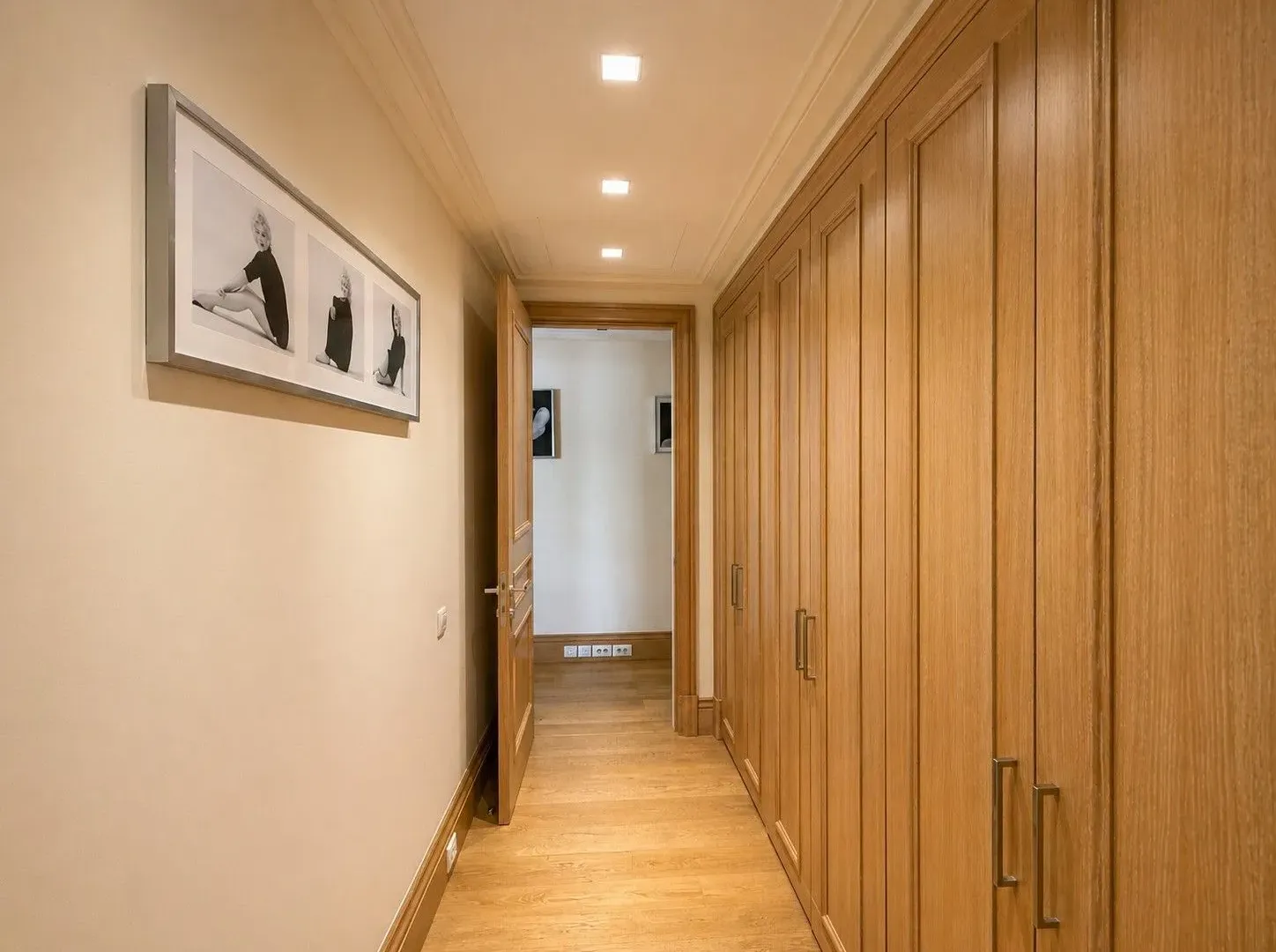 Izdavanje, dvosoban stan, 125m², Tivat, Crna Gora