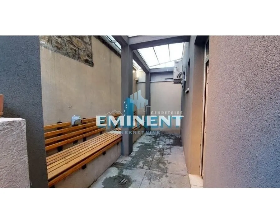 Sale, office space, 28m², Crveni Krst, Beograd