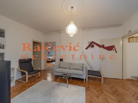 Prodaja, trosoban stan, 68m², Kalenić Pijaca, Vračar Sve Podlokacije - image 2