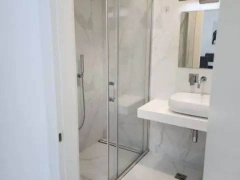 Rent, one bedroom apartment, 50m², Bečići, Budva - image 9