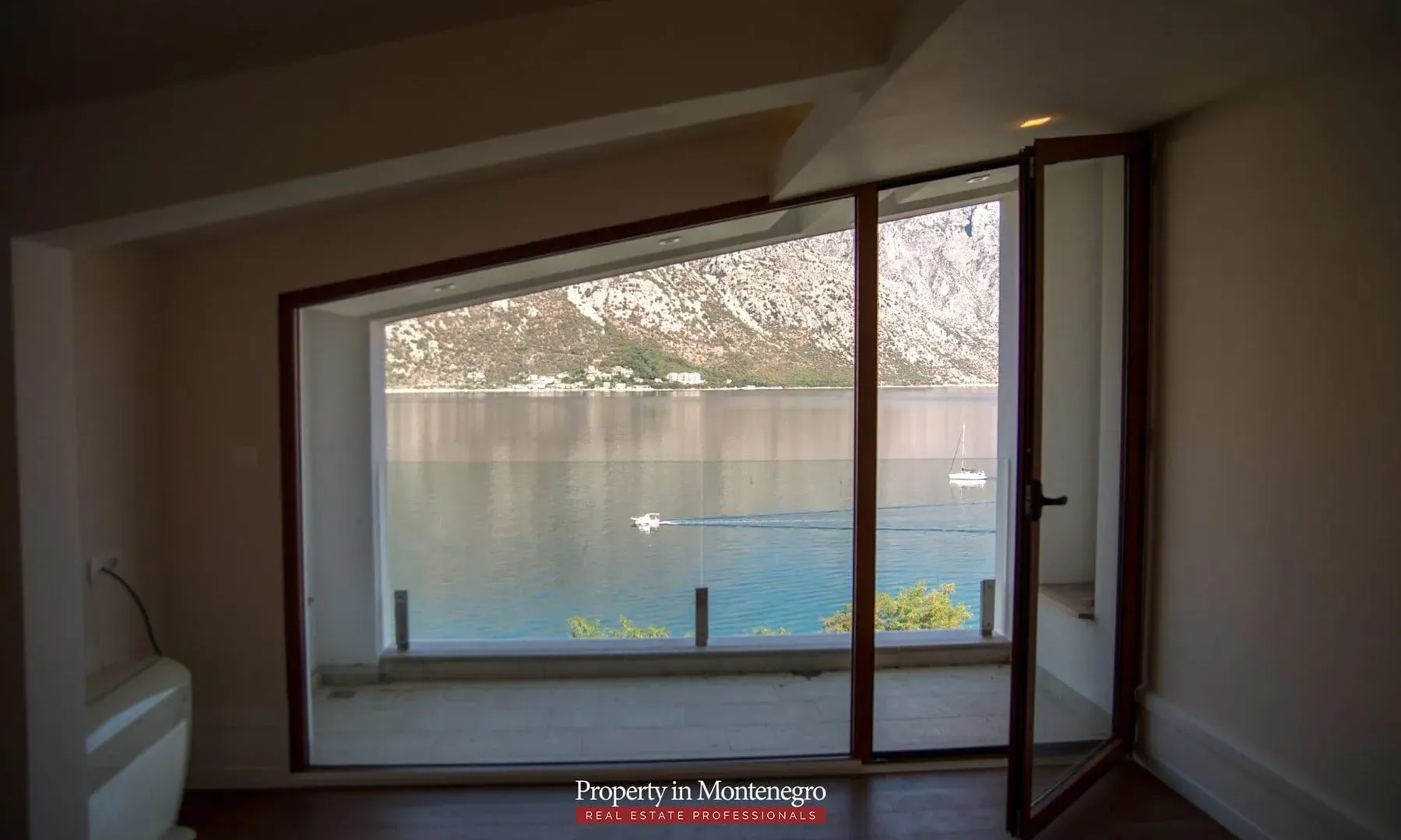 Prodaja, kuća, 585m², Stoliv, Kotor