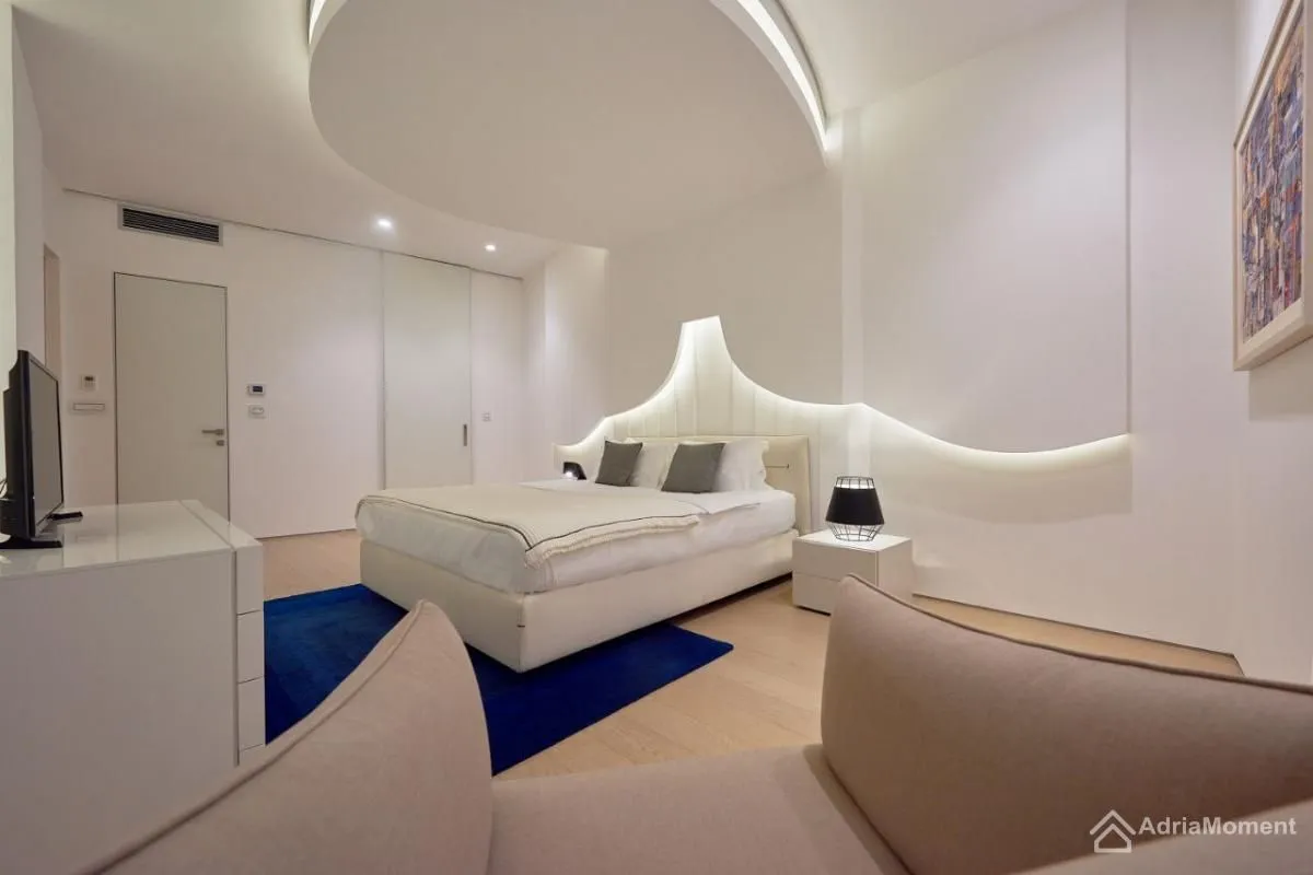 Prodaja, dvosoban stan, 125m², Centar, Budva