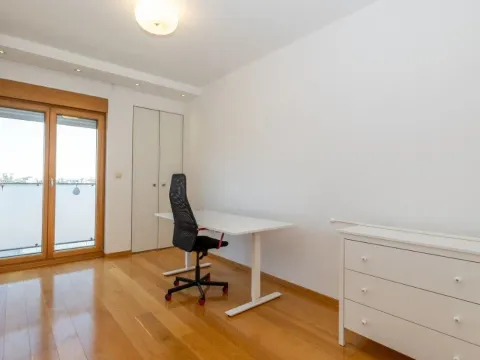 Rent, one bedroom apartment, 101m², Preko Morače, Podgorica - image 11