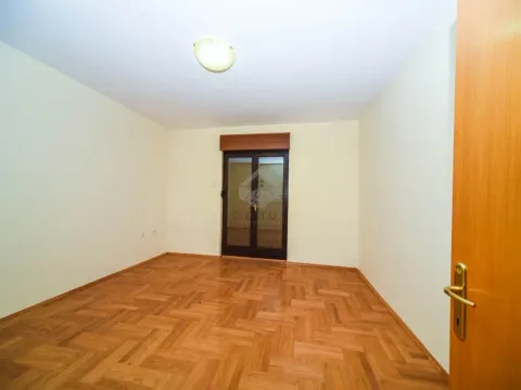 Prodaja, kuća, 350m², Tuzi, Podgorica - image 14