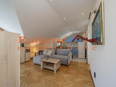 Izdavanje, trosoban stan, 83m², Stari Grad, Beograd - image 2