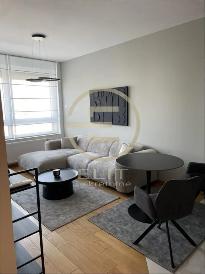 Izdavanje, stan, 40m², Novi Sad Sve Podlokacije, Novi Sad