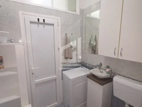 Izdavanje, dvosoban stan, 43m², Centar, Podgorica - image 13