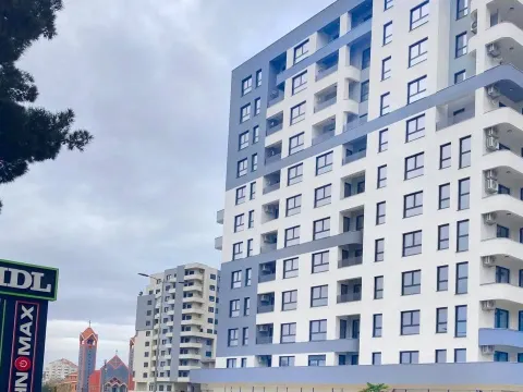 Prodaja, dvosoban stan, 74m², Centar, Bar - image 1