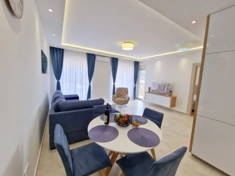 Rent, one bedroom apartment, 47m², Budva, Crna Gora - image 7