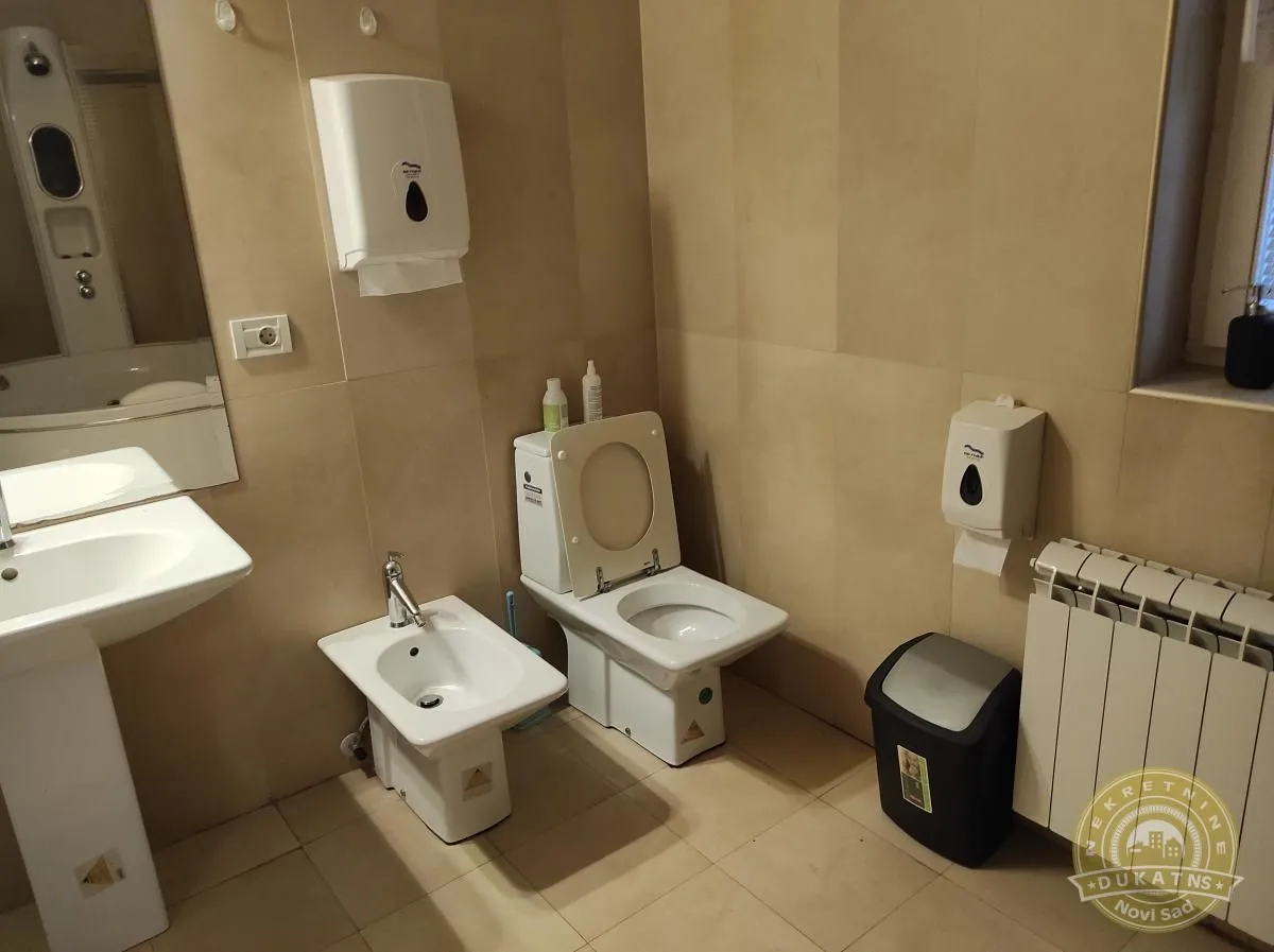 Prodaja, četvorosoban stan, 213m², Centar, Novi Sad