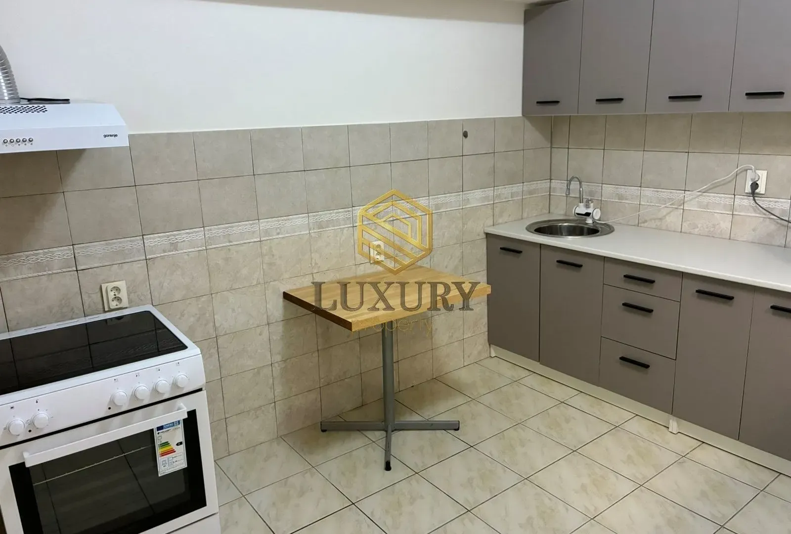 Rent, two bedroom apartment, 100m², Stari Aerodrom, Podgorica