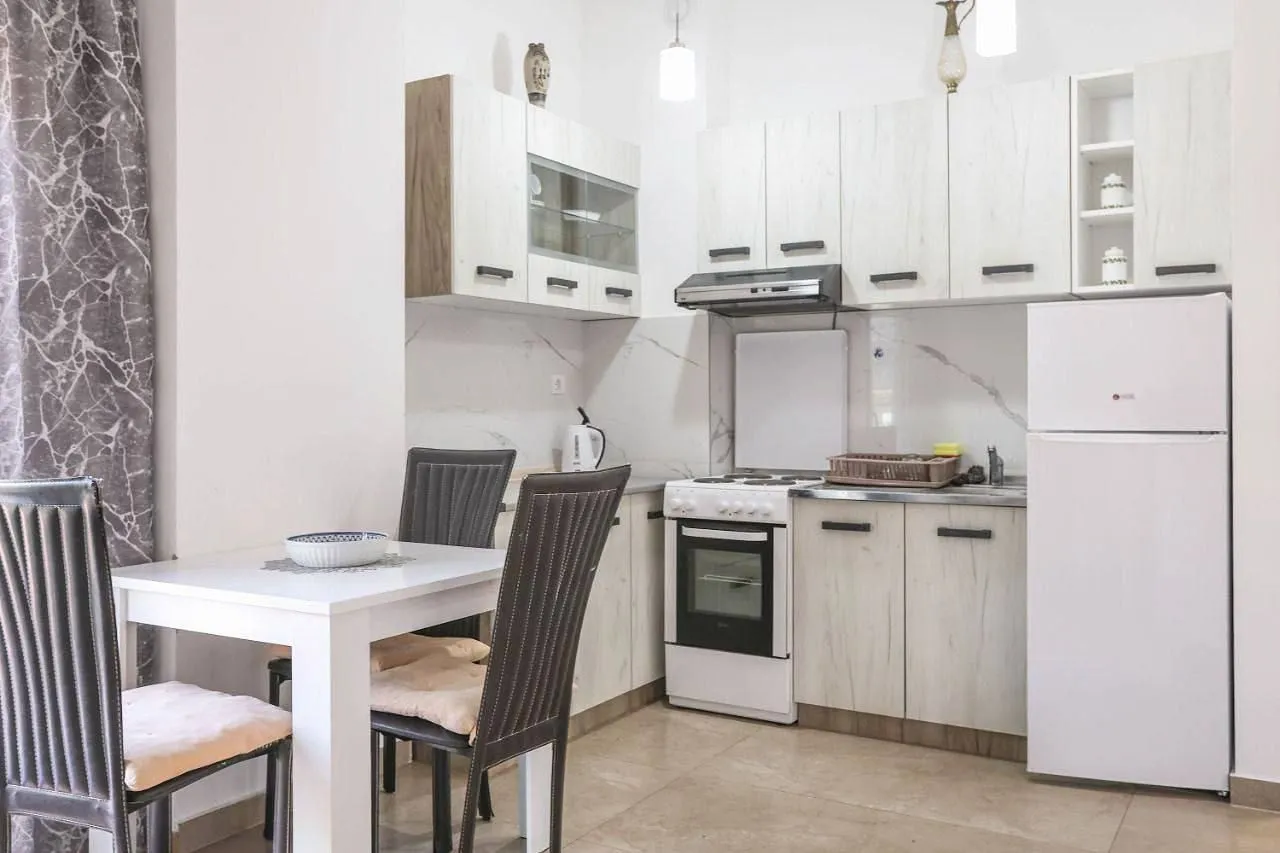 Rent, one bedroom apartment, 40m², Bečići, Budva