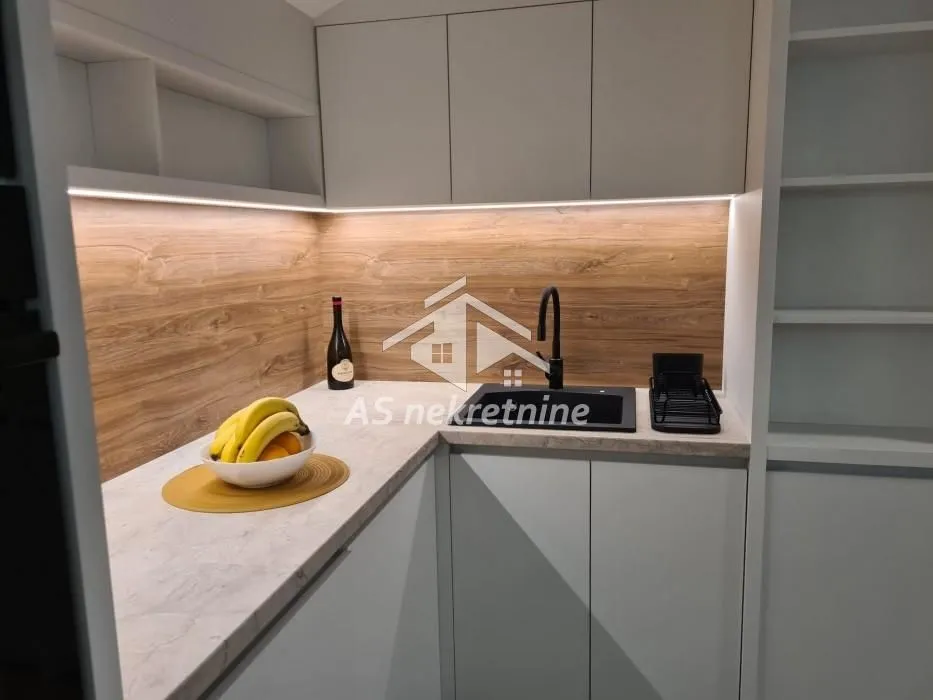 Rent, three bedroom apartment, 360m², Savski Venac, Beograd